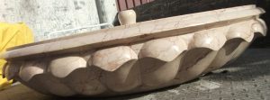 Bottochino Beig  Marble Fountain wz hand engraving leaves