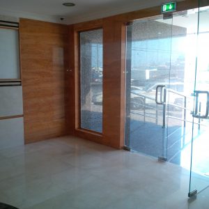 Wall Cladding & Flooring IN ORANGE TRAVERTINE AND ROYALCREAMA  MARBLE