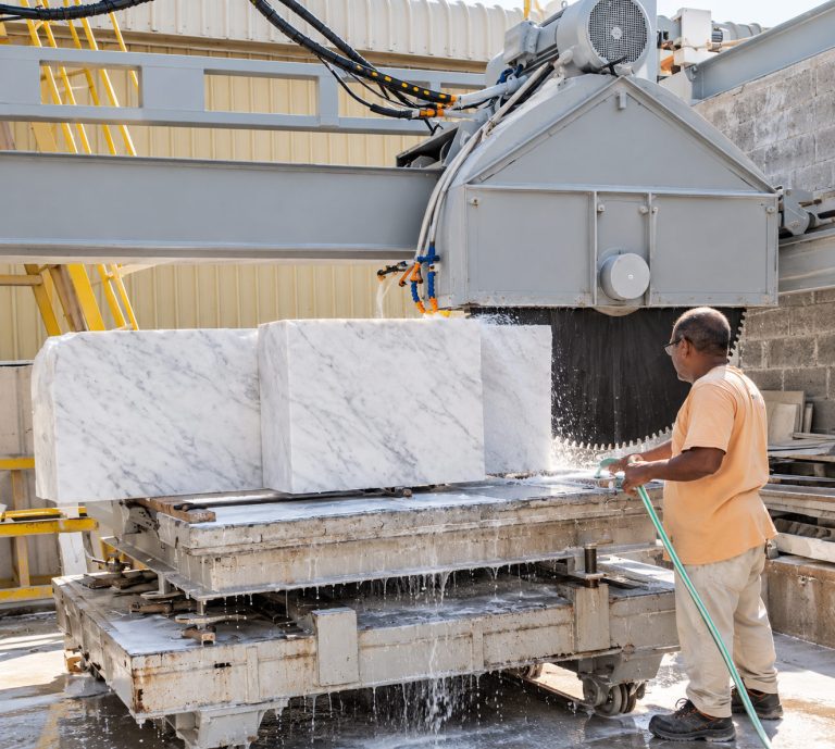 White Marble Under Block Cutter to Shape For Fountain CNC Production